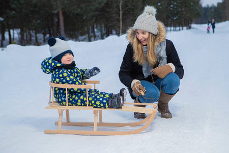 Zestaw Drewniane sanki BUKOWE z oparciem + sznurek z uchwytem + czarny materacyk + popychacz