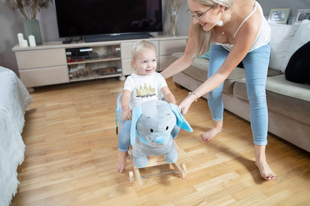 Pluszowa MYSZ na biegunach z kółkami