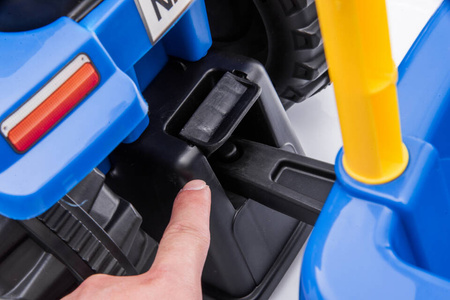 Jeździk / traktor z przyczepą - NEW HOLLAND - RÓŻOWY + rejestracja