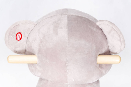 Pluszowy MIŚ z KOKARDĄ na biegunach z kółkami